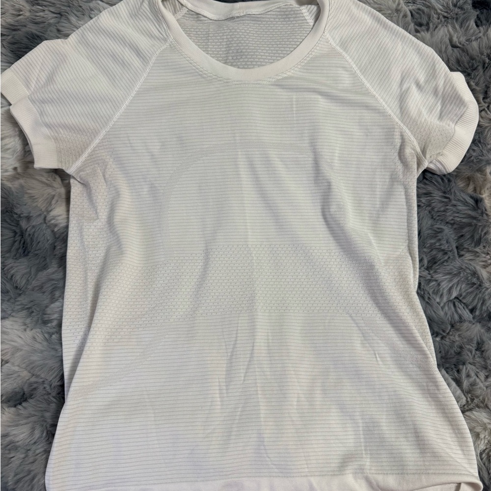 Lululemon Athletica White Short Sleeve Tee